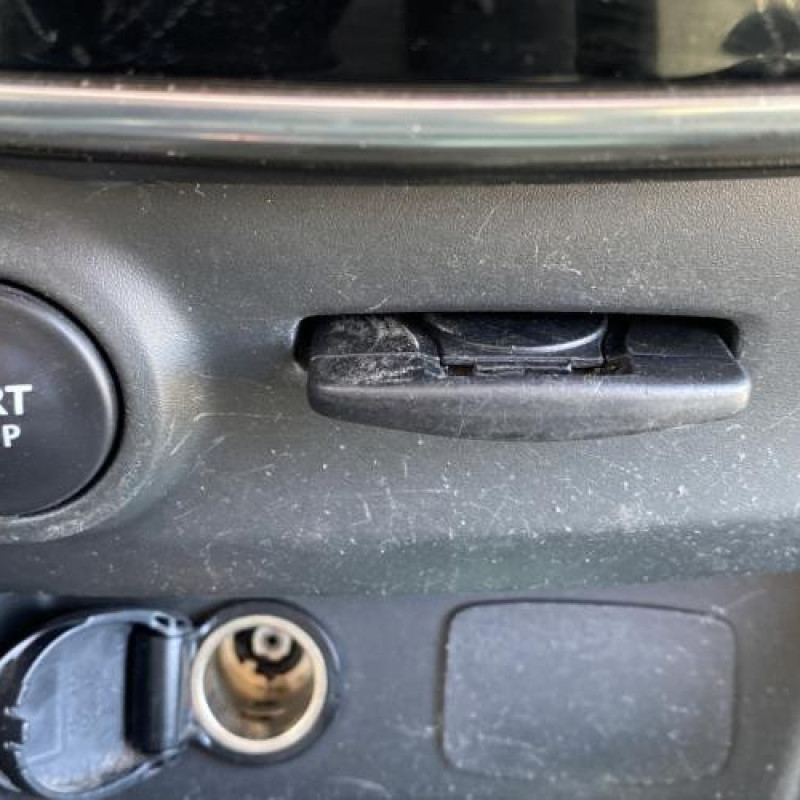 Compresseur clim RENAULT CLIO 4 Photo n°15