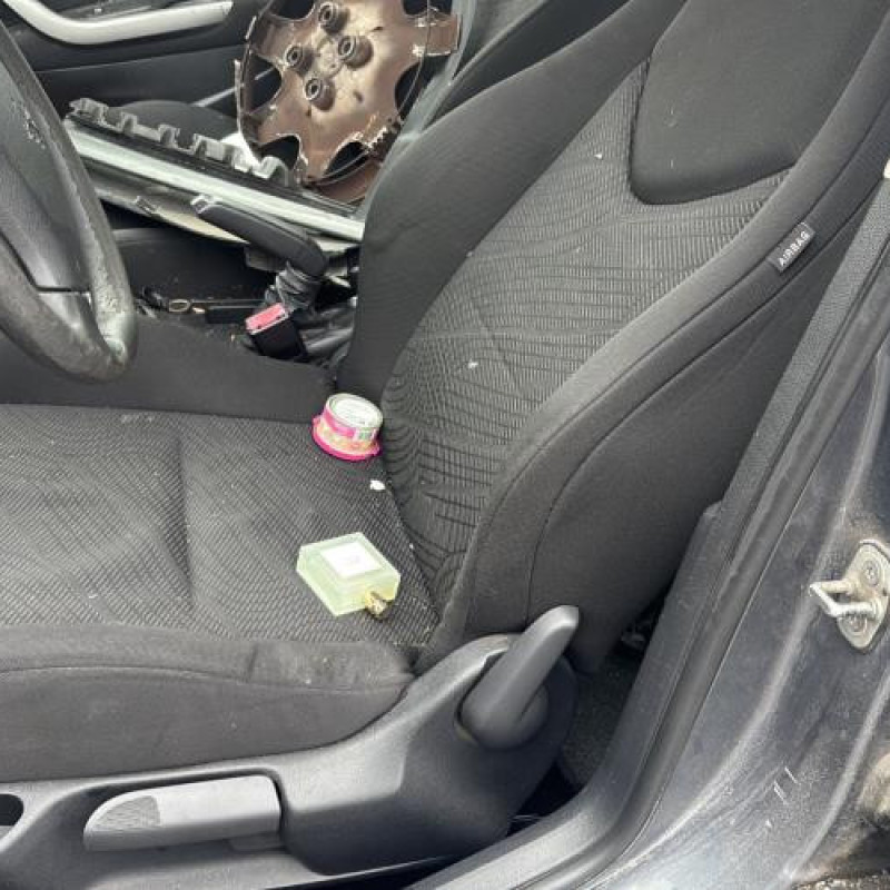 Feu arriere stop central PEUGEOT 308 1 Photo n°14