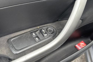 Serrure avant gauche PEUGEOT 308 1