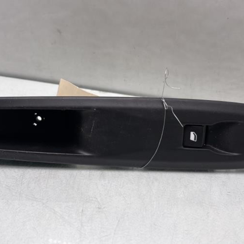 Interrupteur de leve vitre avant droit CITROEN DS3 Photo n°1