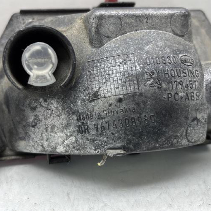 Anti brouillard arriere PEUGEOT 208 1 Photo n°5