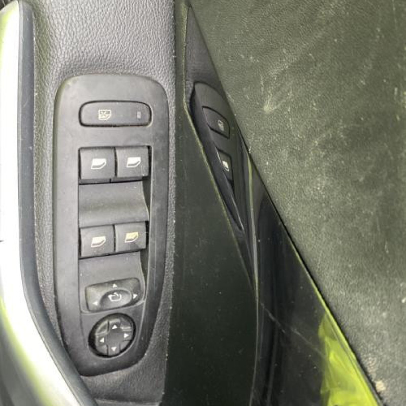 Anti brouillard arriere PEUGEOT 208 1 Photo n°15