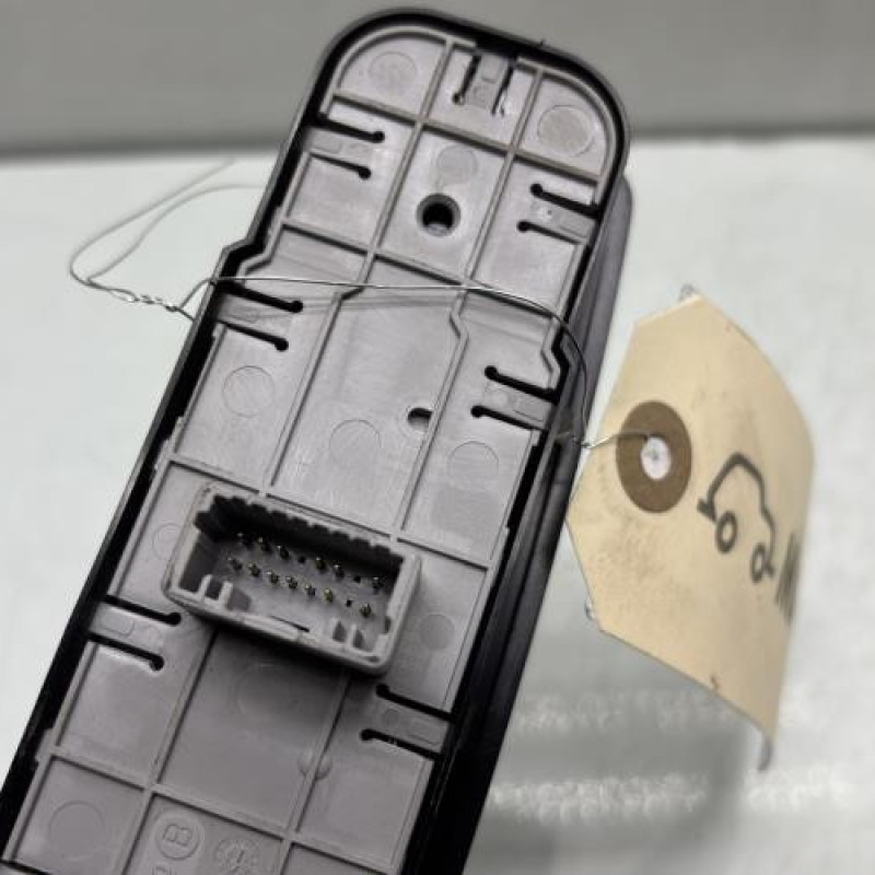 Interrupteur de leve vitre avant gauche RENAULT LAGUNA 3 Photo n°3