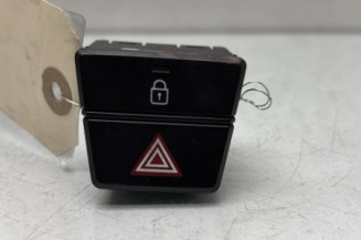 Bouton de warning HYUNDAI I 20 2 Photo n°1