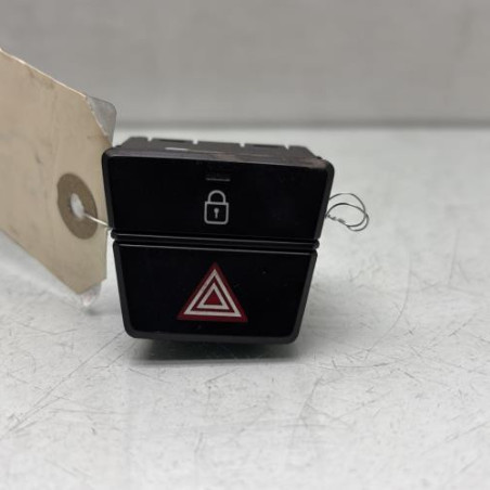 Bouton de warning HYUNDAI I 20 2 Photo n°1