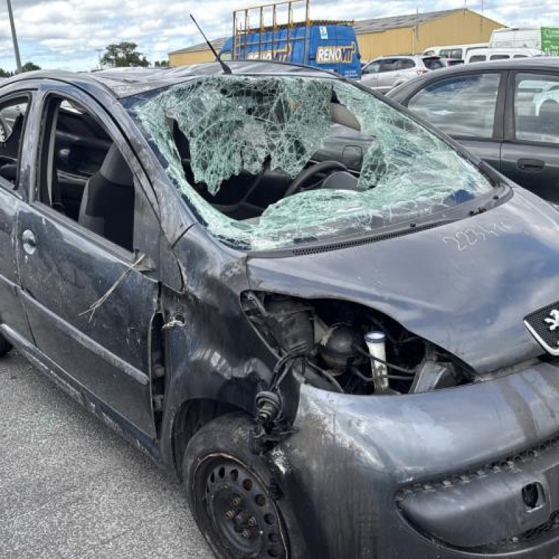 Leve vitre electrique avant gauche PEUGEOT 107 Photo n°5