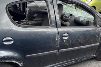 Leve vitre electrique avant gauche PEUGEOT 107