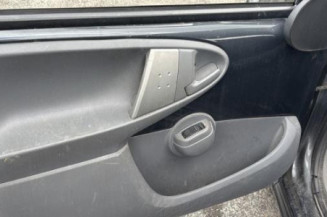 Leve vitre electrique avant gauche PEUGEOT 107