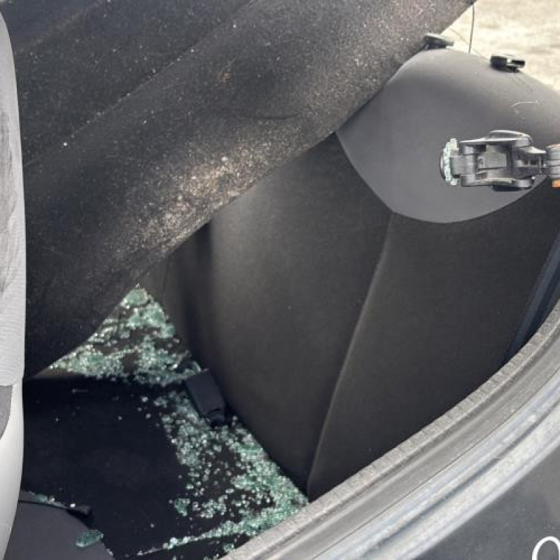 Leve vitre electrique avant gauche PEUGEOT 107 Photo n°14