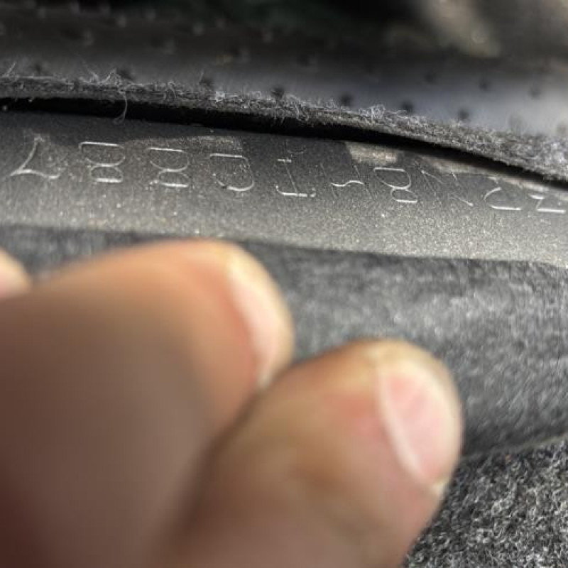 Leve vitre electrique avant gauche PEUGEOT 107 Photo n°18