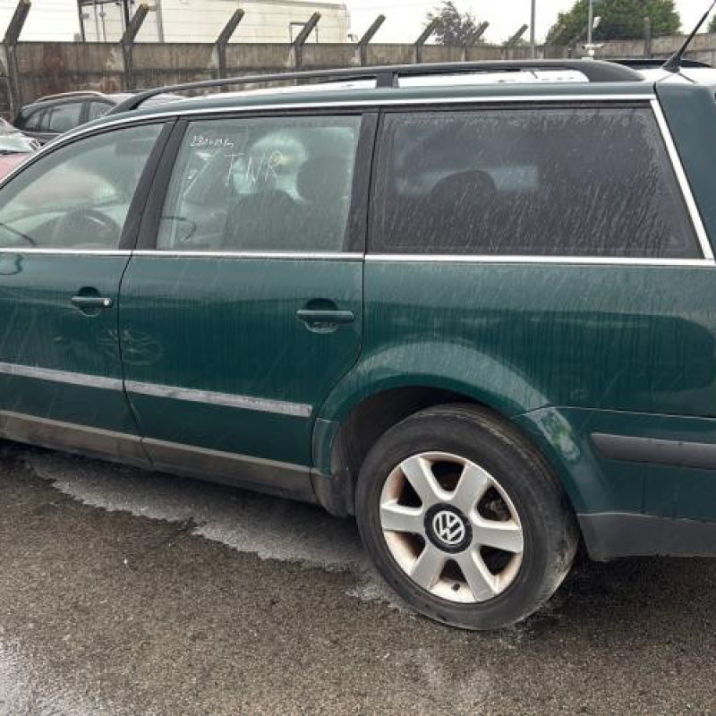 Feu arriere principal droit (feux) VOLKSWAGEN PASSAT 4 Photo n°9