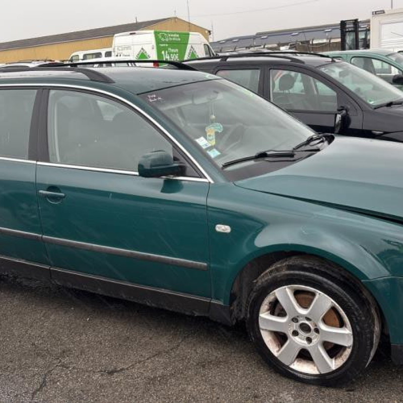 Feu arriere principal droit (feux) VOLKSWAGEN PASSAT 4 Photo n°10