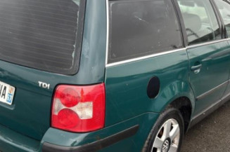 Serrure avant droit VOLKSWAGEN PASSAT 4