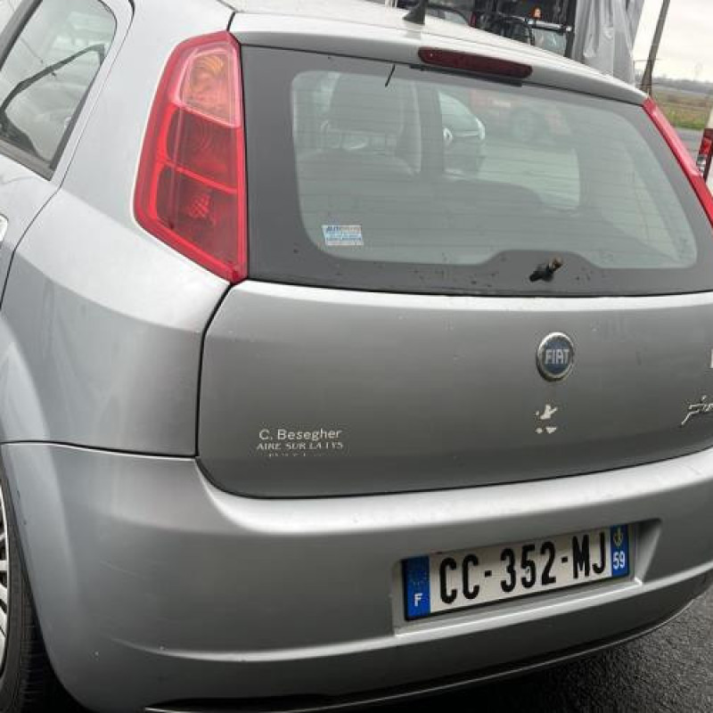 Plage arriere FIAT GRANDE PUNTO Photo n°9
