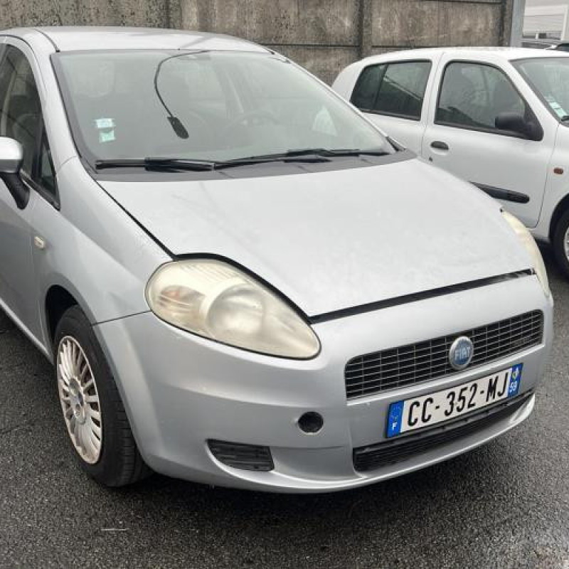 Plage arriere FIAT GRANDE PUNTO Photo n°13