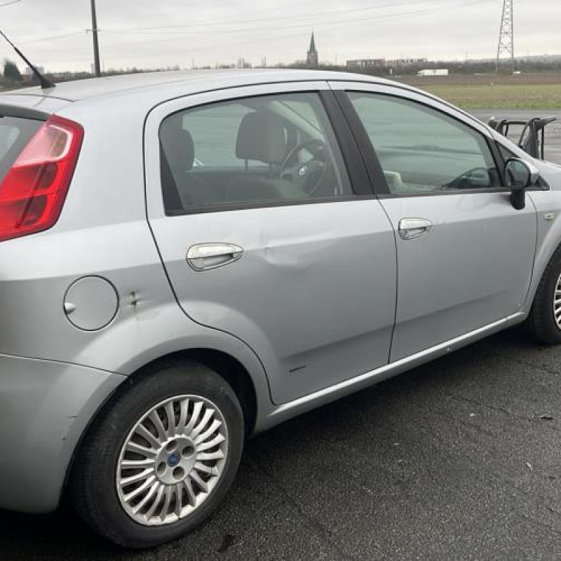 Plage arriere FIAT GRANDE PUNTO Photo n°17