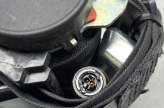 Pretensionneur de ceinture avant gauche PEUGEOT 208 1