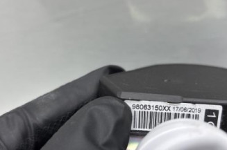 Pretensionneur de ceinture avant gauche PEUGEOT 208 1