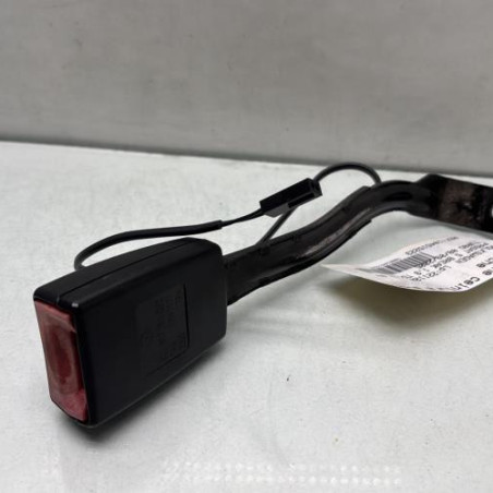 Attache ceinture avant gauche VOLKSWAGEN PASSAT 5