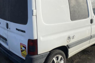 Aile avant droit PEUGEOT PARTNER 1