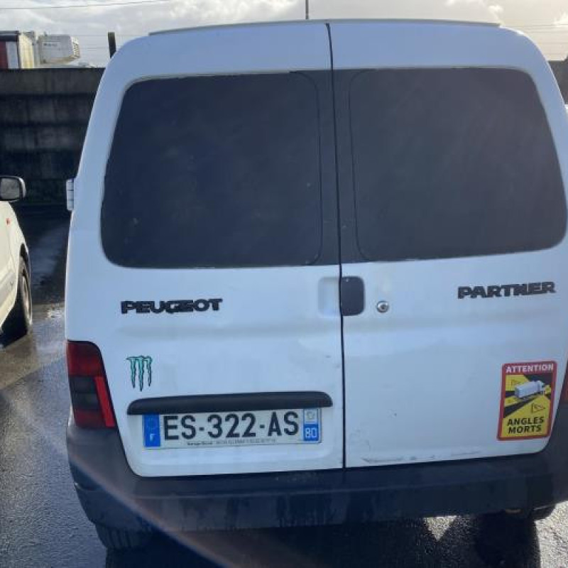 Pare choc avant PEUGEOT PARTNER 1 Photo n°11