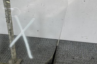 Vitre avant gauche PEUGEOT PARTNER 1