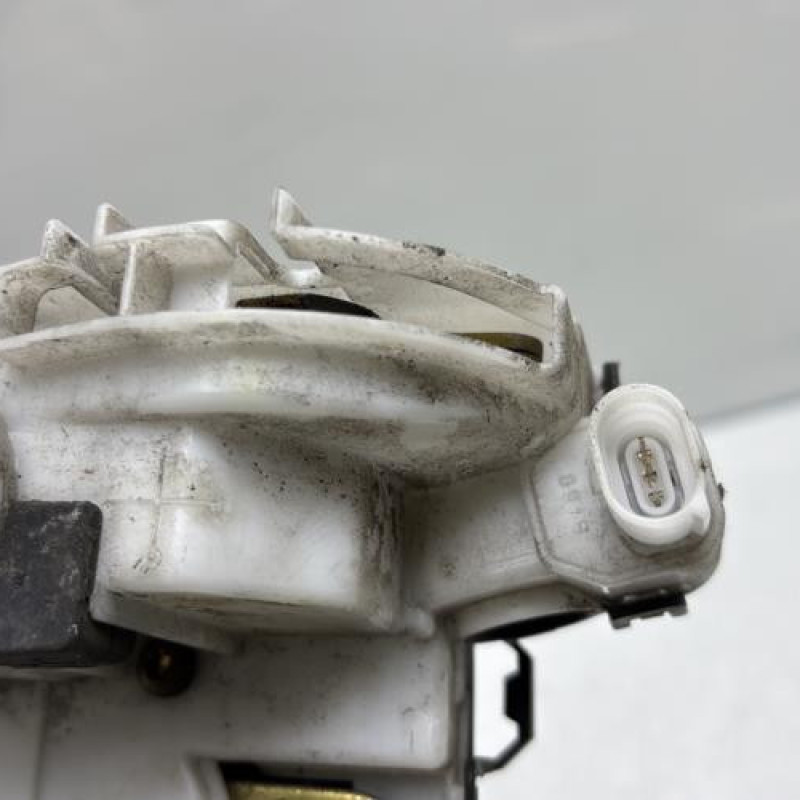 Serrure avant gauche VOLKSWAGEN GOLF 4 Photo n°4
