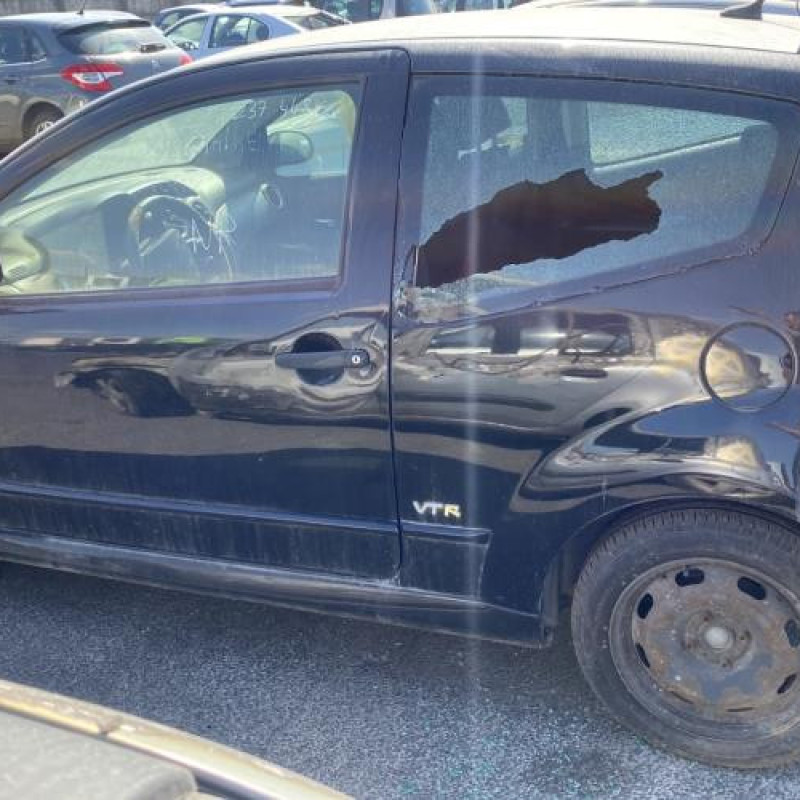 Feu arriere stop central CITROEN C2 Photo n°9