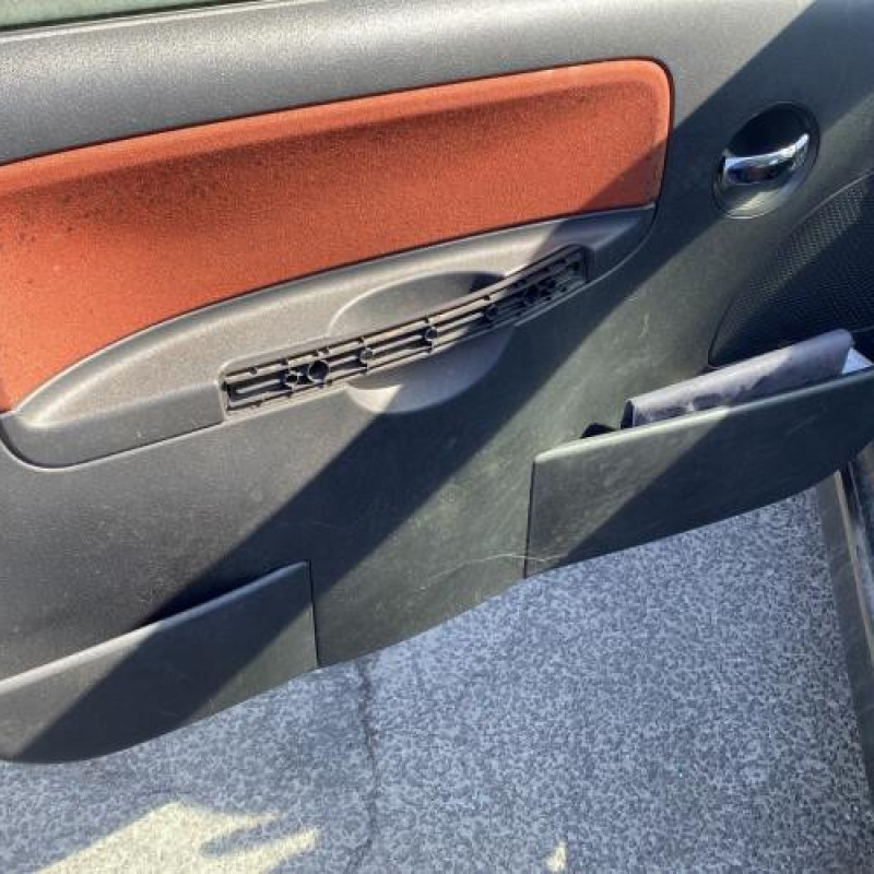 Feu arriere stop central CITROEN C2 Photo n°12