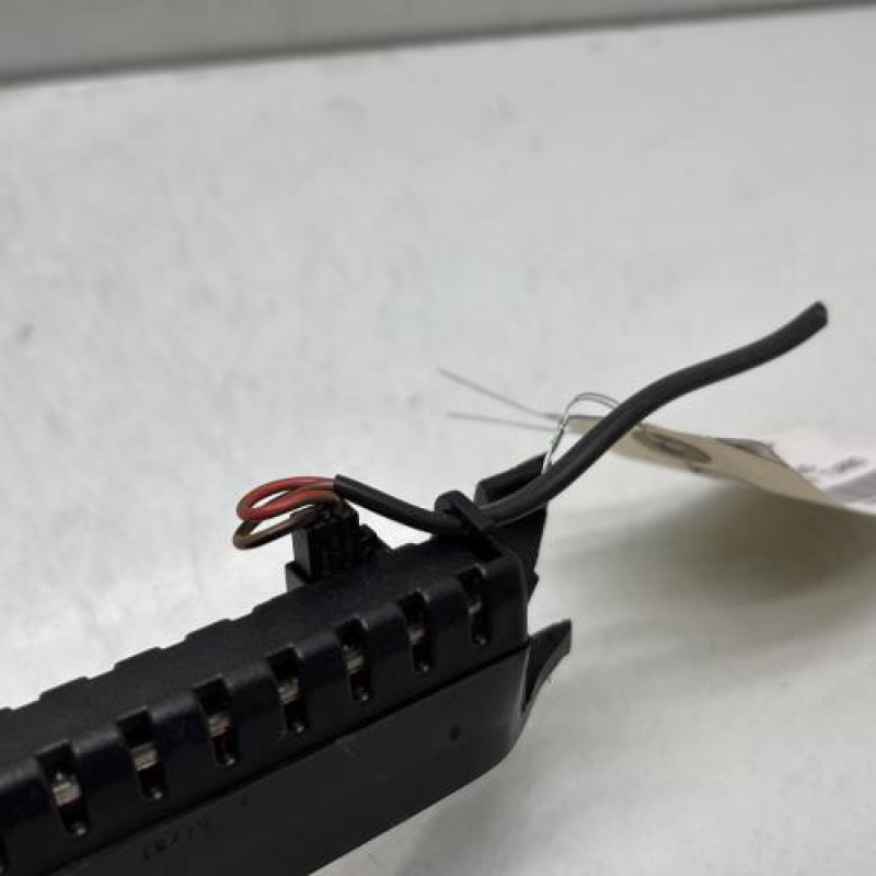 Feu arriere stop central VOLKSWAGEN GOLF 4 Photo n°3