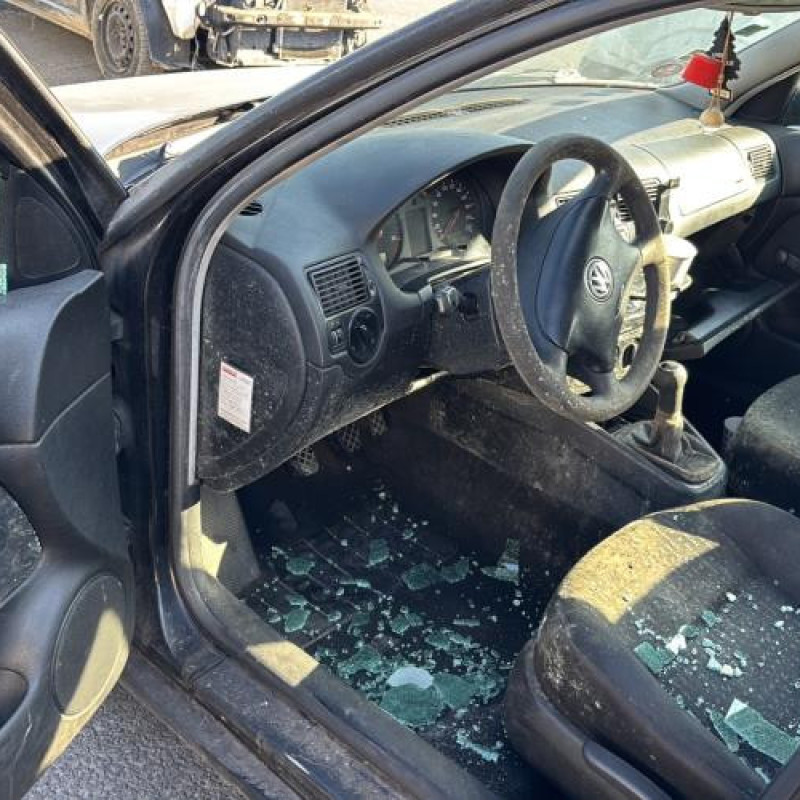 Feu arriere stop central VOLKSWAGEN GOLF 4 Photo n°12