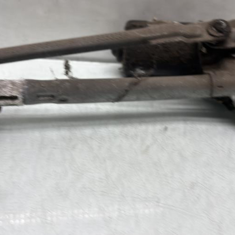 Moteur essuie glace avant VOLKSWAGEN GOLF 4 Photo n°3