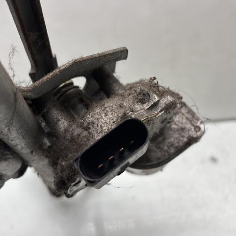 Moteur essuie glace avant VOLKSWAGEN GOLF 4 Photo n°7