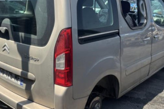 Attache ceinture arriere droit CITROEN BERLINGO 2