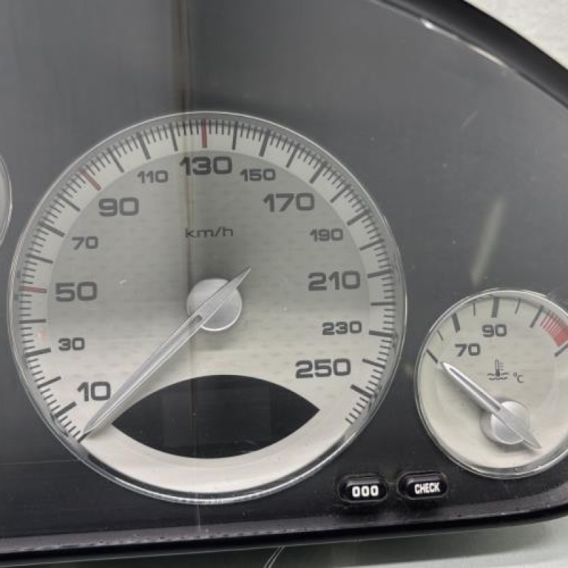 Compteur PEUGEOT 607 Photo n°3