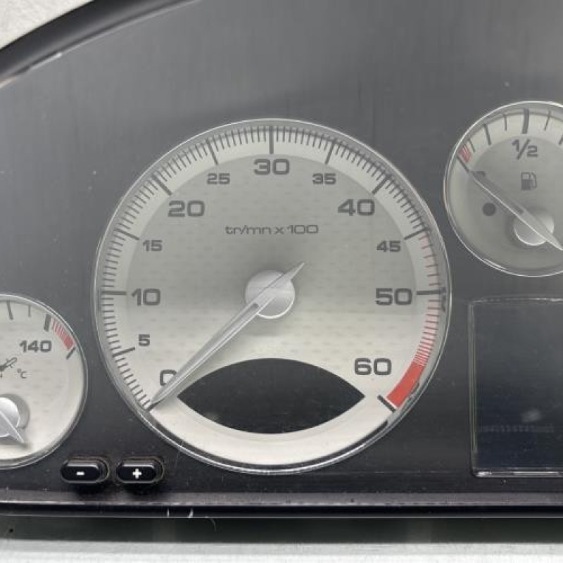 Compteur PEUGEOT 607 Photo n°4
