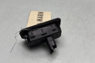 Bouton de coffre RENAULT CAPTUR 1