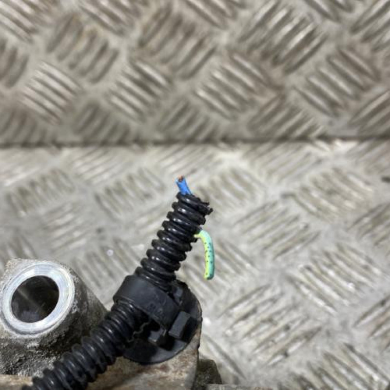 Compresseur clim CITROEN C4 2 Photo n°3