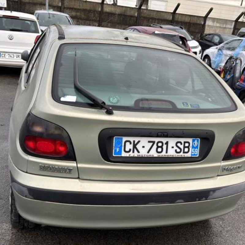 Pare soleil gauche RENAULT MEGANE 1 Photo n°18