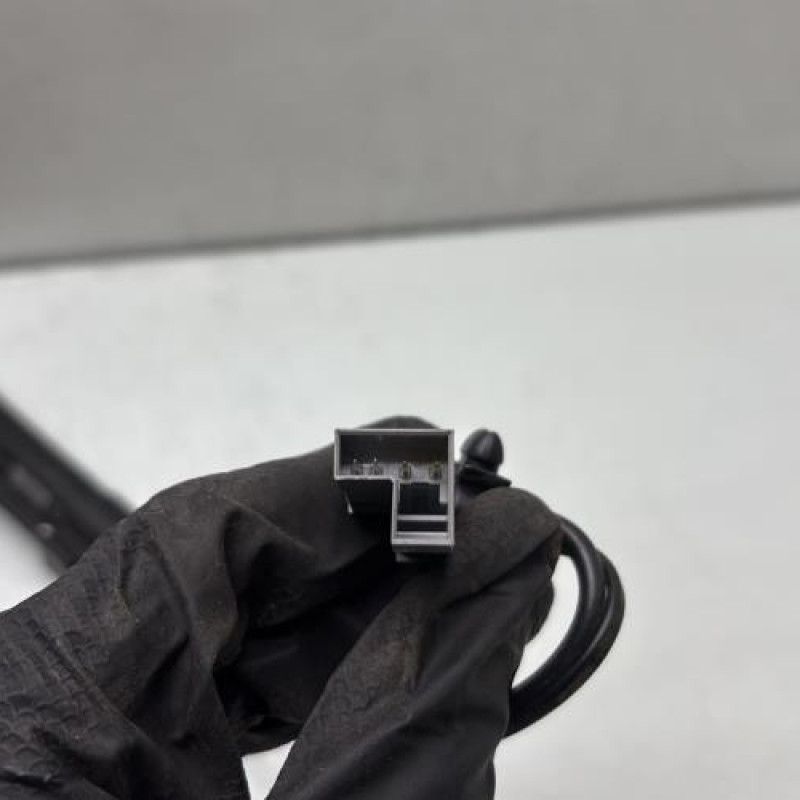 Pretensionneur de ceinture avant droit BMW SERIE 1 E87 Photo n°4