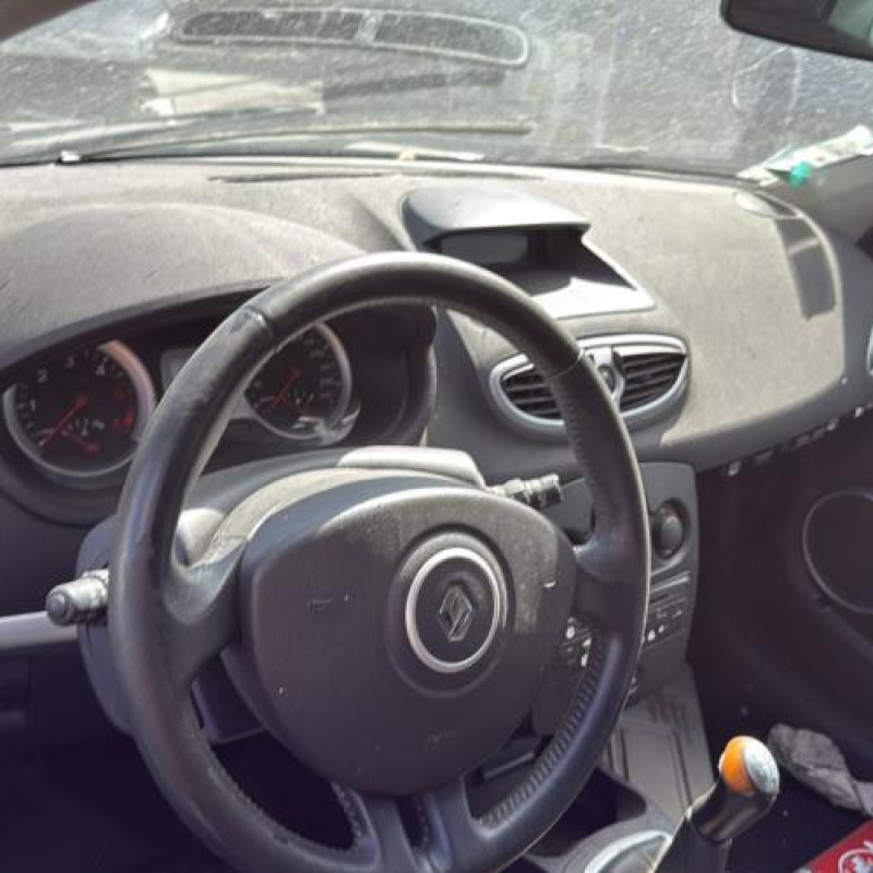 Aile avant droit RENAULT CLIO 3 Photo n°18