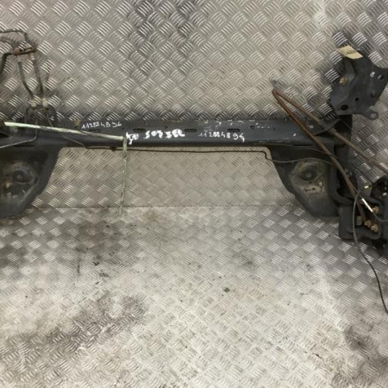 Essieu arriere RENAULT CLIO 4 Photo n°1