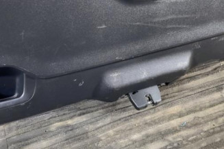 Malle/Hayon arriere PEUGEOT 208 1