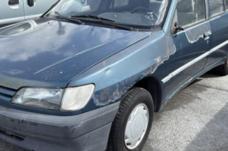 Pare choc arriere PEUGEOT 306