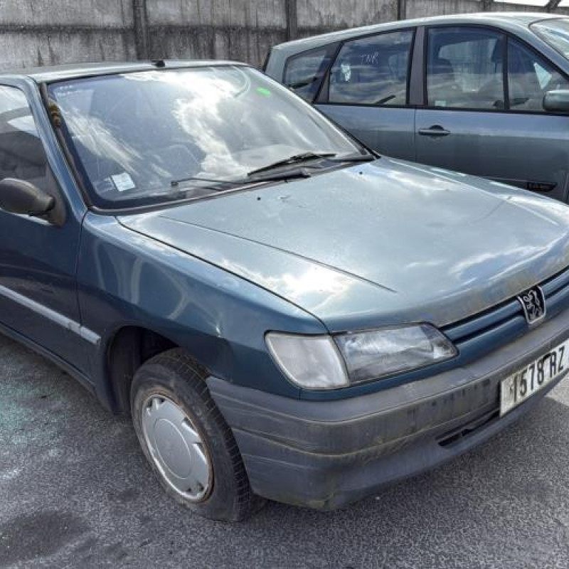 Pare choc arriere PEUGEOT 306 Photo n°9