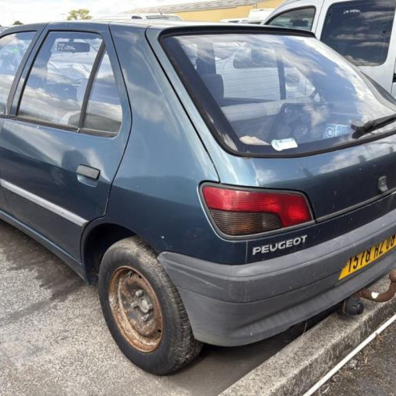 Pare choc arriere PEUGEOT 306 Photo n°11