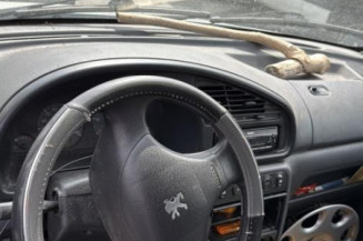 Calandre PEUGEOT PARTNER 1