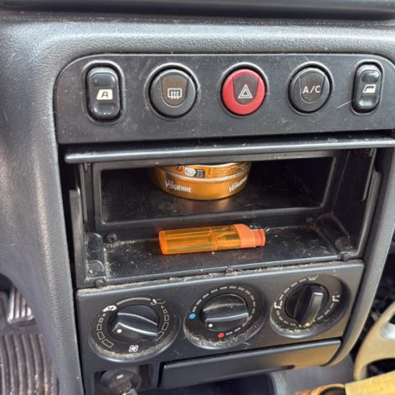 Calandre PEUGEOT PARTNER 1 Photo n°20