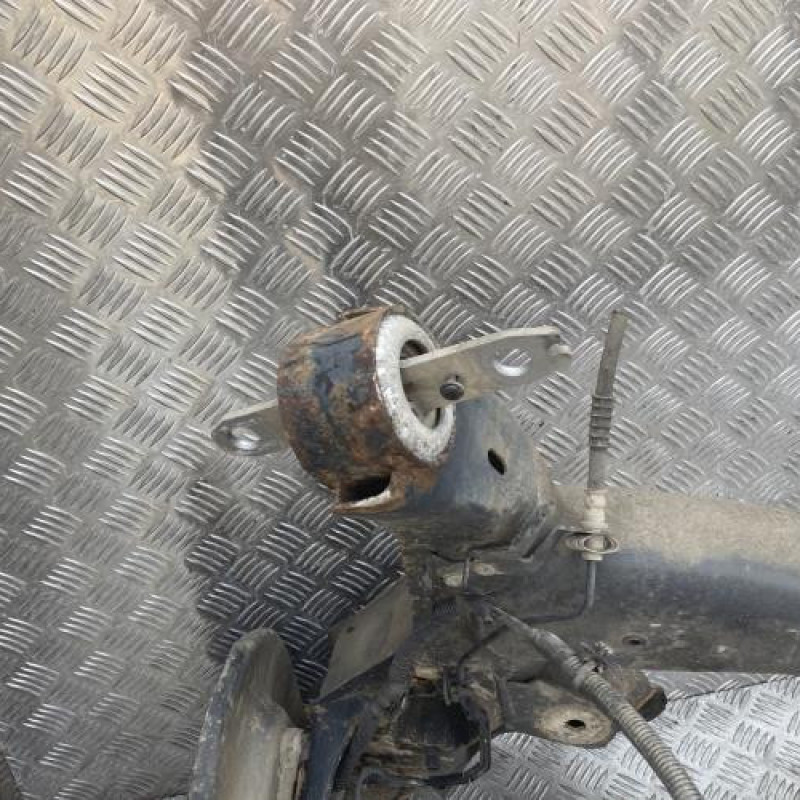 Essieu arriere PEUGEOT 308 2 Photo n°4