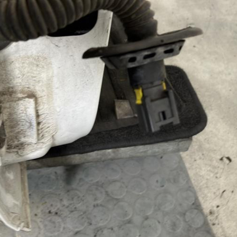 Porte arriere droit RENAULT CLIO 2 CAMPUS Photo n°4